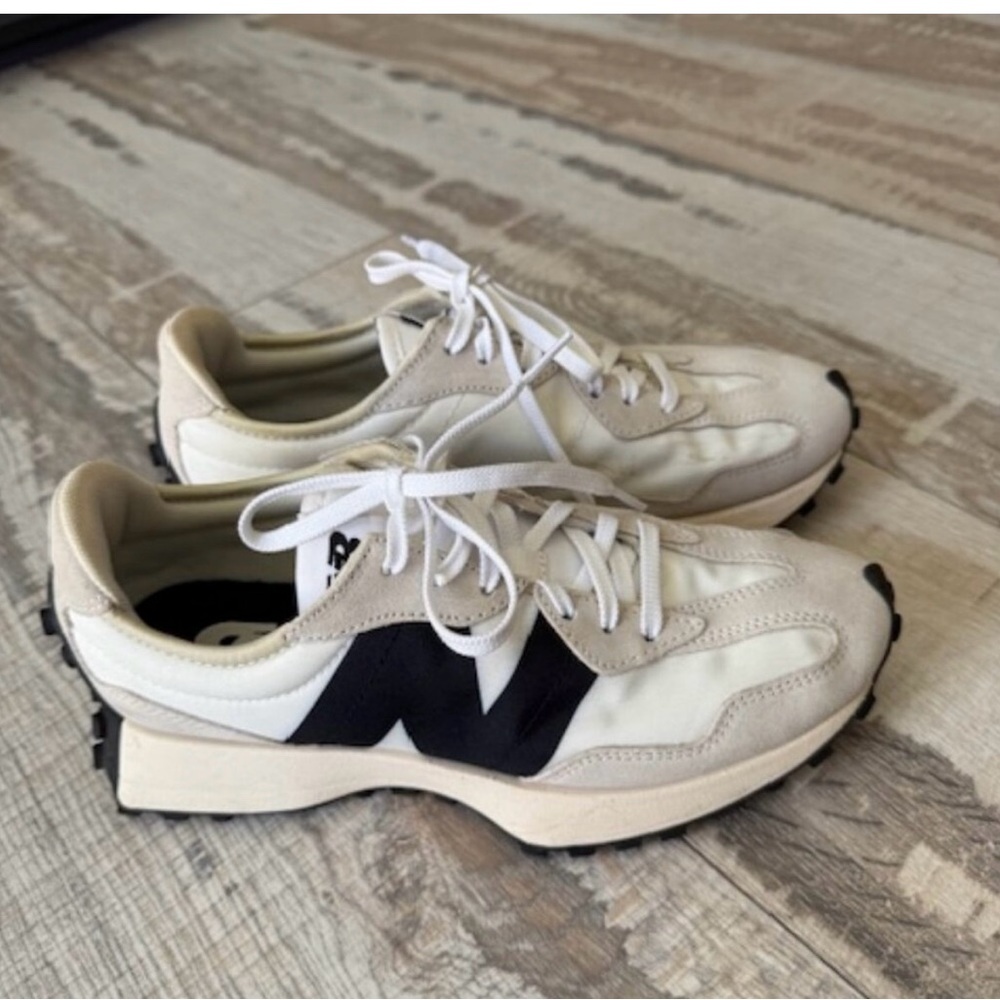 New Balance 327 Sneakers